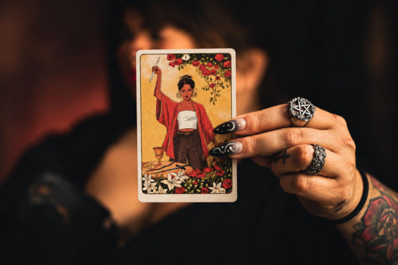 MAGIKEREN-PURPLE-READING-TAROT